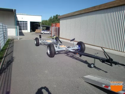 Motorboot Hafentrailer mit Auflaufbremse 4,5 TON