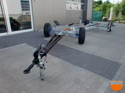 Motorboot Hafentrailer mit Auflaufbremse 6 TON