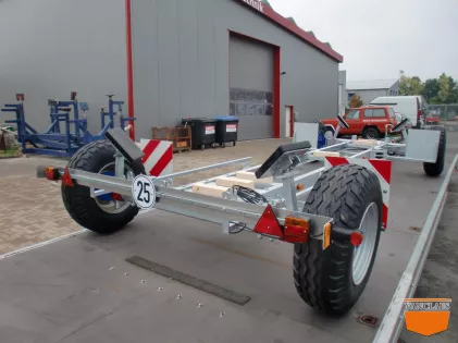 Motorboot Hafentrailer mit Auflaufbremse 6 TON