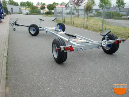 Motorboot Hafentrailer mit Auflaufbremse 6 TON