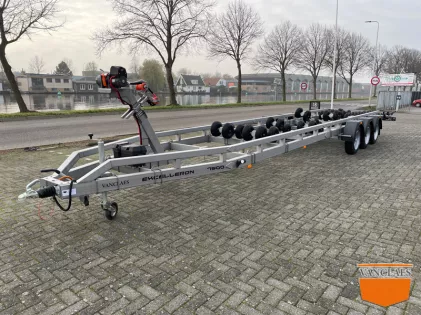 Axopar 37 Excelleron GYRO 7500 - 12m trommel geremd 3 as ongekeurd