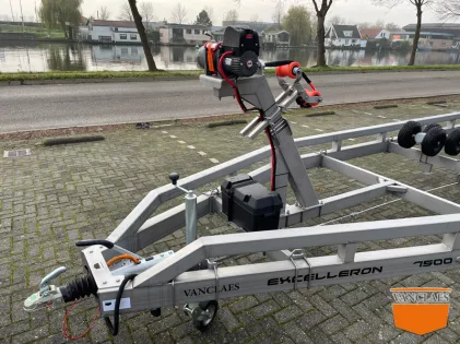 Axopar 37 Excelleron GYRO 7500 - 12m trommel geremd 3 as ongekeurd