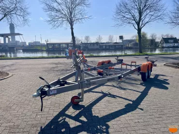 Base 2000 -13"- 600 gebremst 2 achse