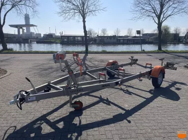 Base 1500 - 14"- 600 gebremst 1 achse