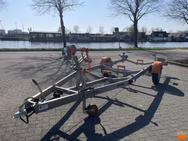 Base 1800 -14"- 650 gebremst 1 achse