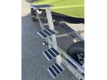 Edelstahltreppe mit 4 Trittstufen