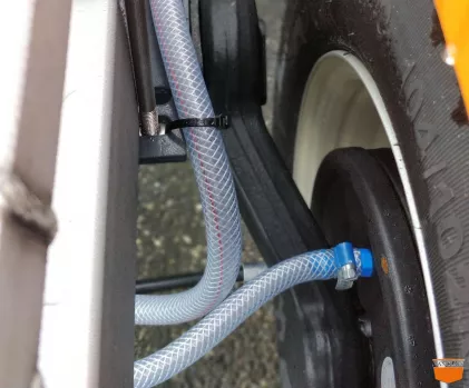 Spoelsysteem 1 as bij trommelrem